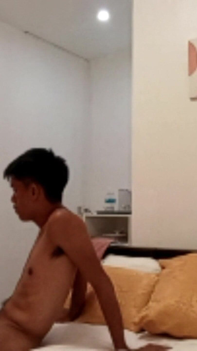 Filipino Twink Devours Cock & Gets Pounded for Hot Cumshot | Clip 3