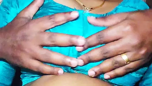 Sexy hot Aunty Seduced Her Boyfriend With Her Boobs