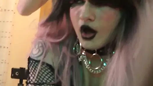 Gotik travesti Jade Madison'ı sikiyor - derleme 6