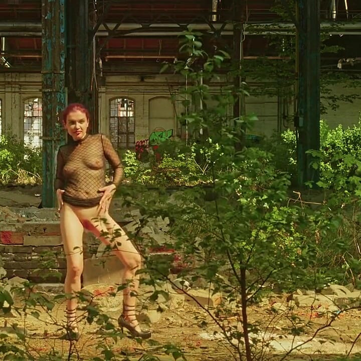 Erotics in Ruins