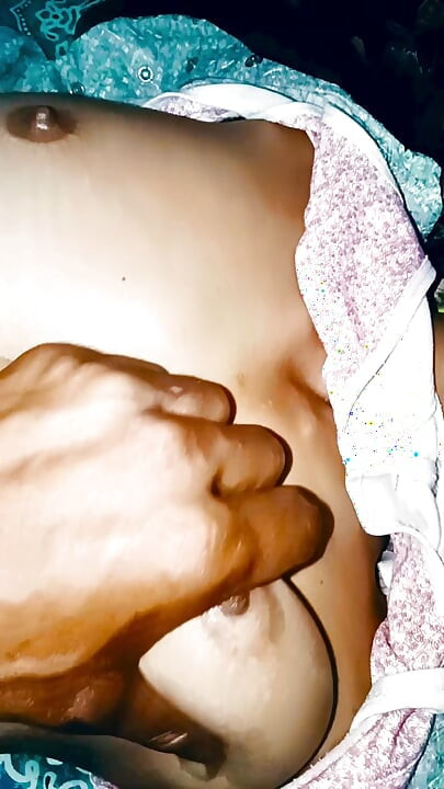 Sexi dillo lagakar deshi bhabi ki chudai ka video