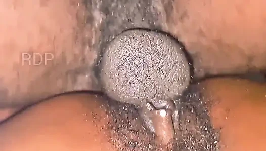 Быстрая собачка от жены моего босса с ее текущей и мокрой киской