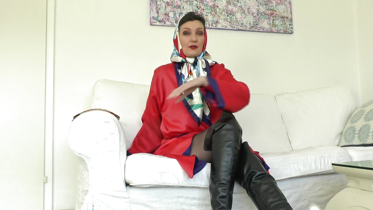 Başörtüsü eğitimi bölüm 1, Lady Victoria Valente