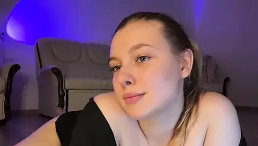 Jucielussie bugil lagi asik fingering dan menggoda sambil bugil