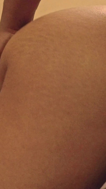 Meine stiefschwester beim masturbieren erwischt und das ist passiert