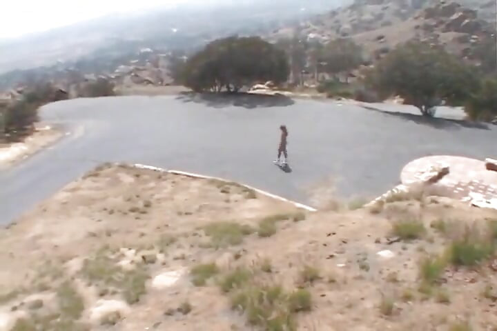 हॉट लेस्बियन milf(चोदने लायक मम्मी) की गांड भर दी जाती है