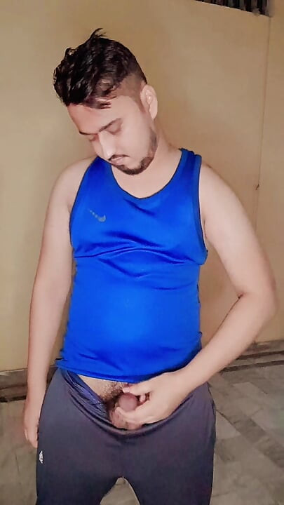 Desi lund khada hai