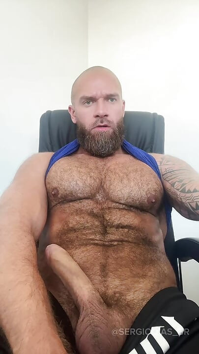 Big Muscle Bear Jerking and Cums