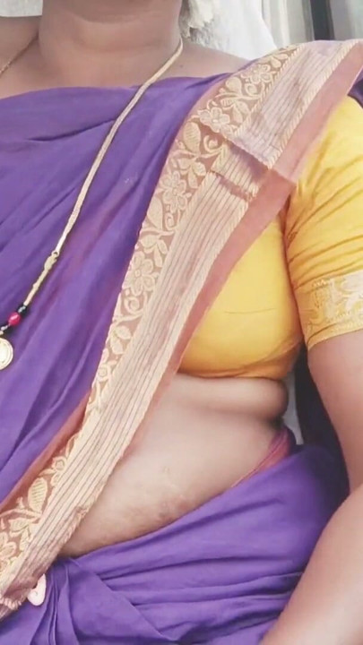 Beautiful Telugu Maid car sex, telugu dirty talks..crezy momos... | Clip 1
