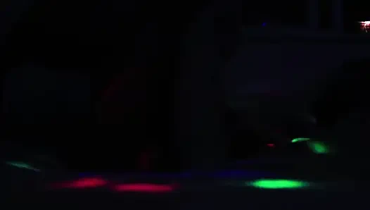 Romantik çift seks partisinde neredeyse yatağı ve kamerayı kırıyor