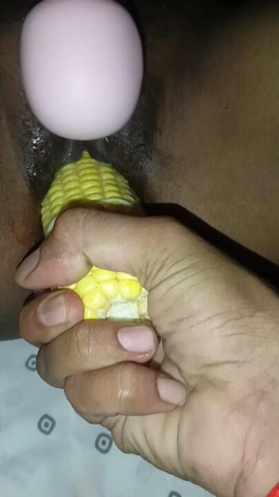 Desi hot bhabhi Ne pura Makka chut me Dala