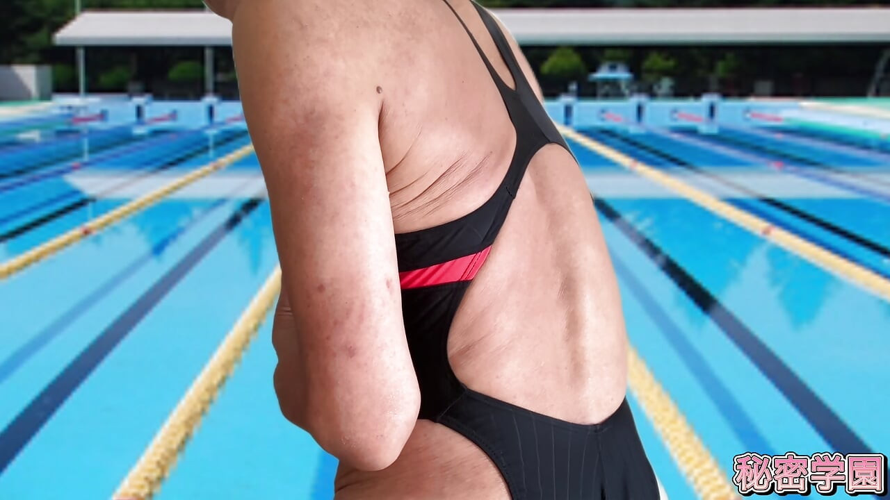 The Old Swimming Swimsuits Were so High-leg and High-cut Secretgakuen