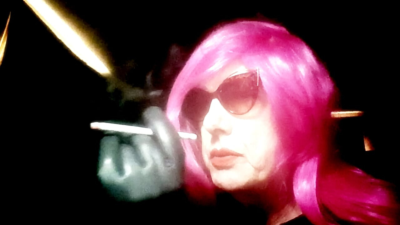 DO YOU LIKE TO WATCH ME SMOKE LONG CIGARETTES??