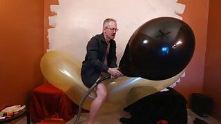 BalloonBanger 78) Гигантский дирижабль, часть 2, большой дрочка с большой длинной шеей