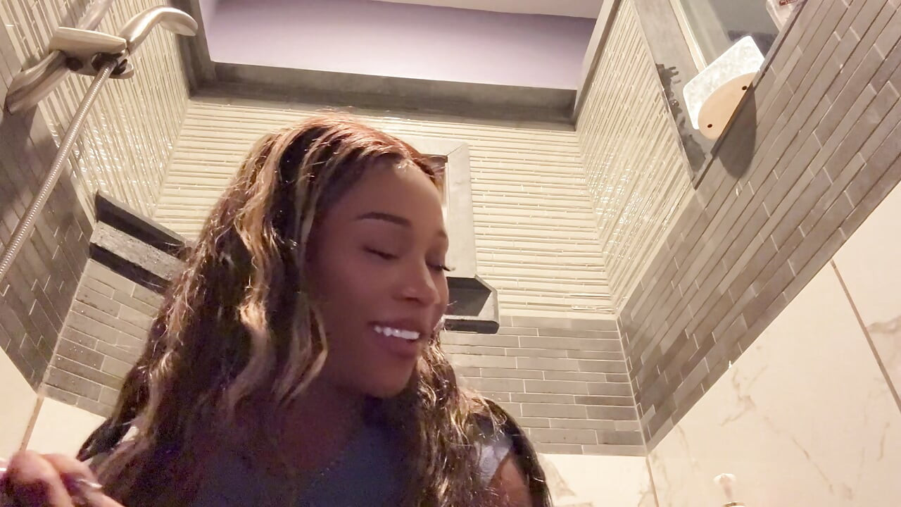 Wet 'n Wild: لعب دش قابس المؤخرة