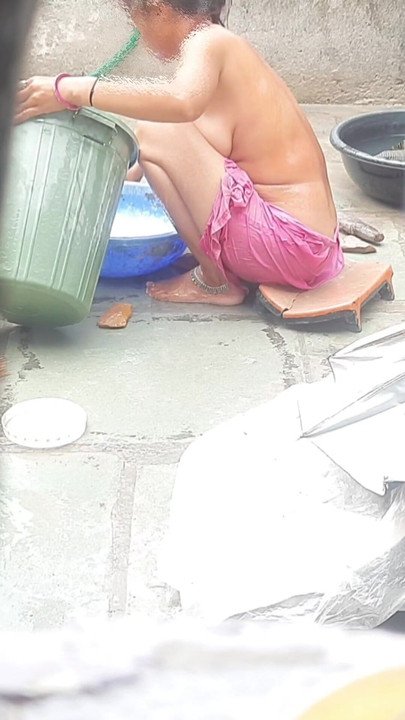 Captivating moment from "Saw stepsister bathing in the open, stepsister looked very hot"