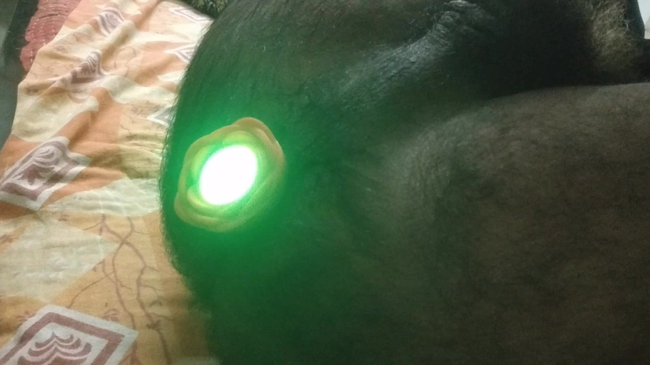 带 LED 的屁股插头。播放 10 振动模式显示在这个短片。完整视频即将推出。