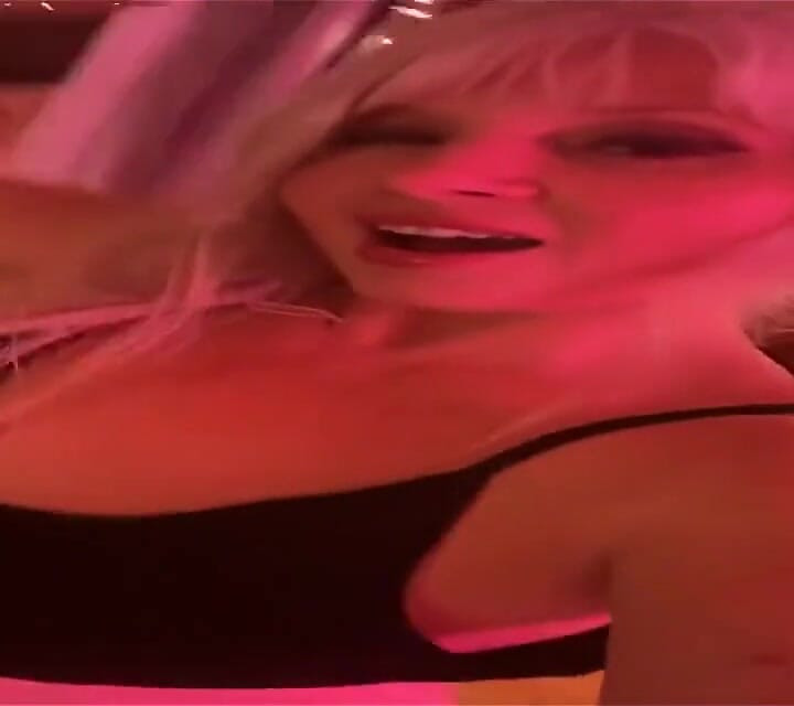 704088638501167105. mp4