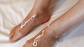 Compilation de soins des pieds avec mamie Maria : douceur crémeuse et caresses relaxantes !