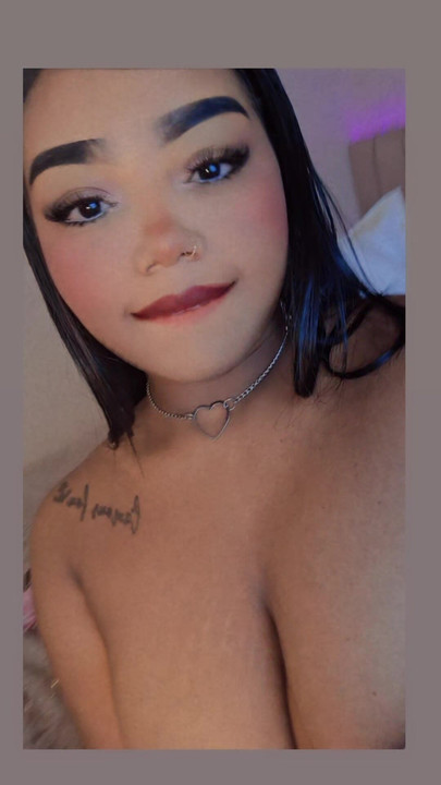 I'm Mia, and I broadcast live for those who aren't content with just watching. 😈