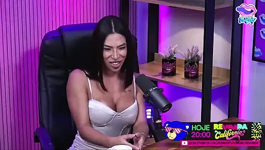 Podcast Revoada - Beatriz Miuky