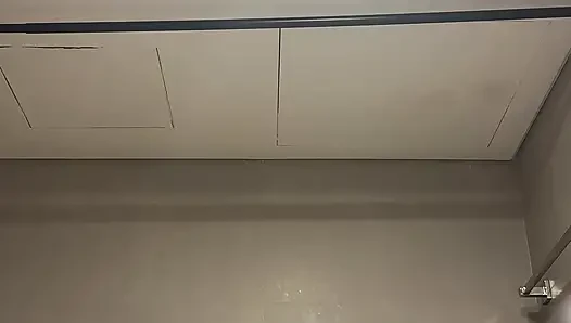 Intimate Shaving in the Bathtub