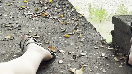 Gadis Kolombia Masturbasi Di Depan Umum Di Jalan