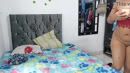 Tombul latin kız arkadaşım yarağıma biniyor