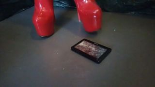 Lady l le béguin avec des bottes rouges extrêmes sexy Sony MP4.