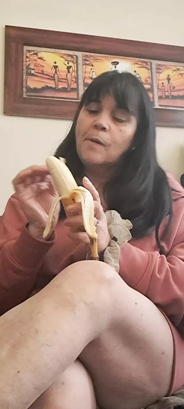 Мачеха, дрочи со мной, чтобы ты могла сквиртовать свое молоко