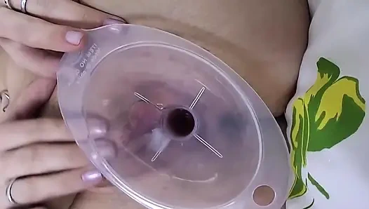 Горячая азиатка с огромными силиконовыми сиськами сосет и хардкорно скачет на большом члене!