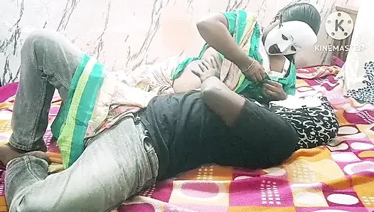 Yalnız azgın üvey anne üvey oğlu tarafından baştan çıkarılıyor