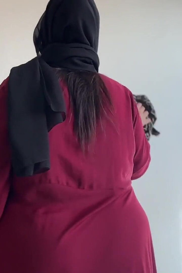 Fucking a Beautiful Maid with Big Ass in Saudi Arabia When She Cleaning Bed Room - Ass Fuck & Cum