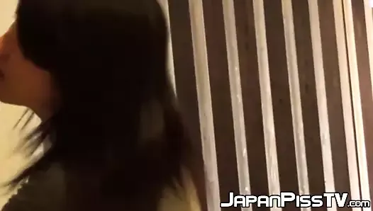 Dirty babes flood Japanese streets with piss solo