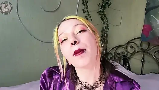 Sticky Küsst Roten Lippenstift Auf Seiner Brust