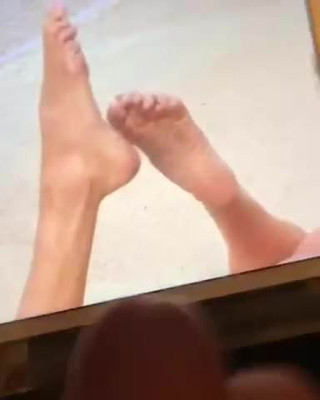 Cumming on kate uptons feet 2