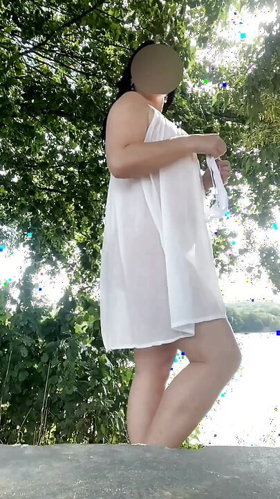 들키고 박히고 싶은 MILF