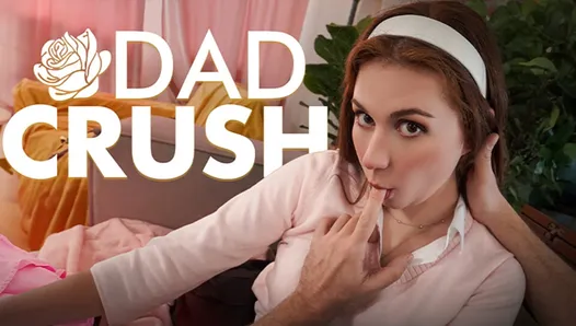Piękna nastoletnia pasierbica Ellie Murphy chce kutasa ojczyma głęboko w sobie! - Dadcrush