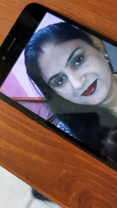 Delhi housewife