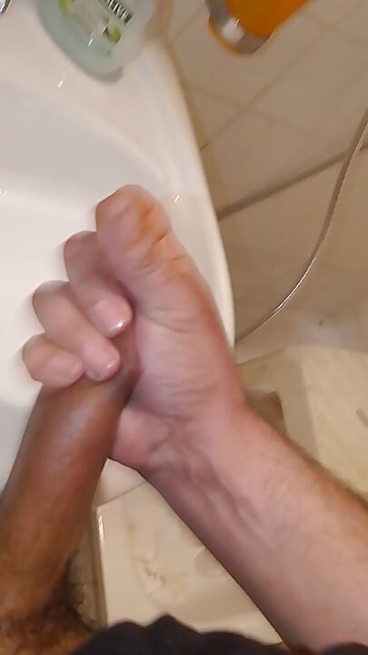 Cumshot handjob BBC Germany Berlin, User meet, User Casting
