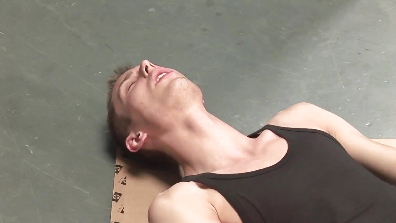Exclusive video Bareback: Hot and wild fuck in the Locker Room between horny gays