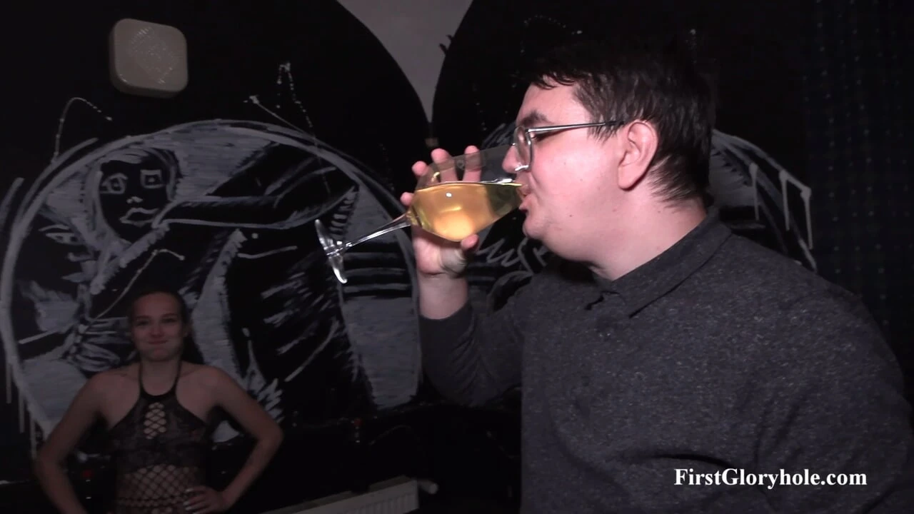 18살 샤넬과 미울로 - 집에서 만든 PeeLemonade 만들기