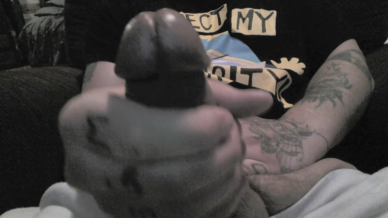 CLOSE UP CUMMING SLOW JACKING