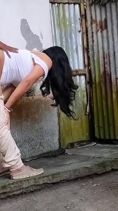 Trenutak padanja visočanstva od "Devojka seks od lokalnog dečaka ( zvanični video od villagesex91 )"