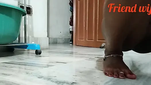 Hintli ateşli kız amcık sikişiyor ve sert sikişiyor
