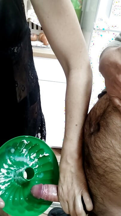 KUE SPERMA - MILF, POV, LATINA