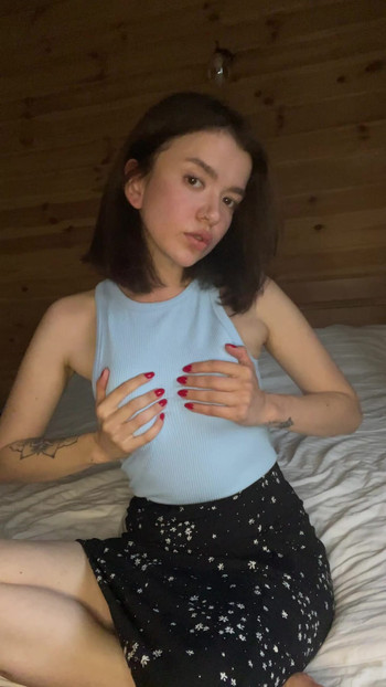 Řekl bys mi, abych se chovala nebo se víc chovala špatně? 💋
