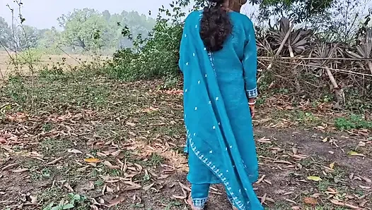 Индийская пара занимается сексом, муж трахает жену