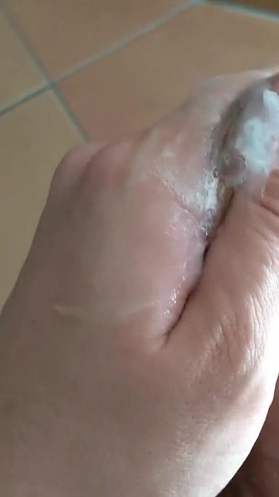 必须分享的时刻来自“德国肮脏的谈话与大鸡巴，precum和射液”