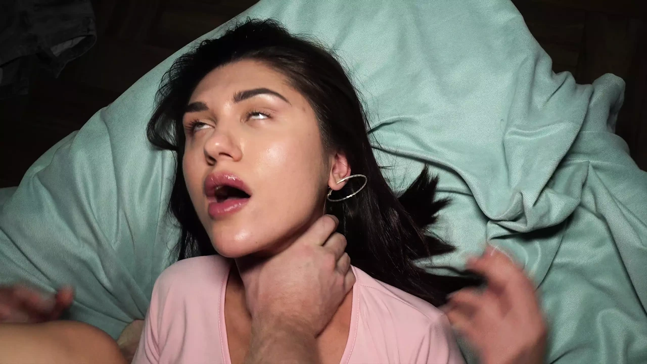 热辣人妻享受她的新生活方式。Jadilica。Martin Spell.